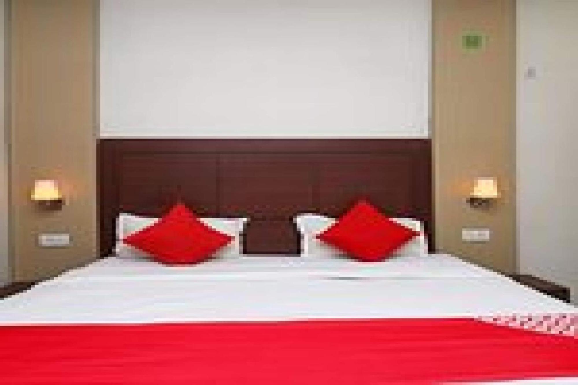 Capital O Hotel Surya Continental Лакхнау Экстерьер фото